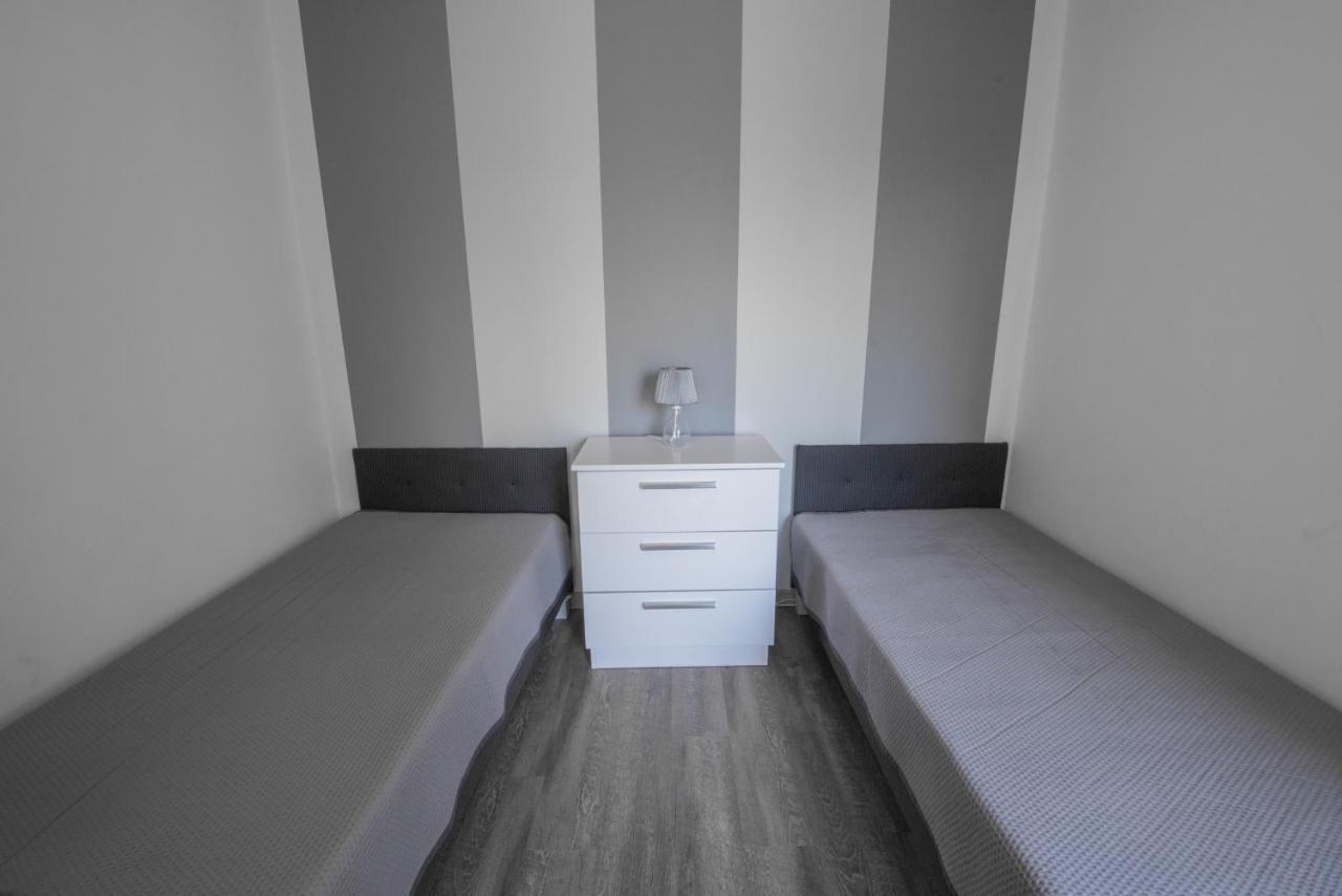 House - Two Bedroom Apartment *